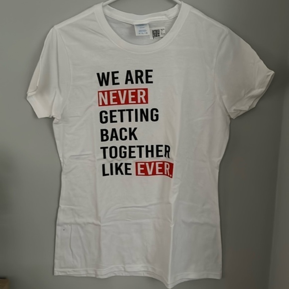 Taylor swift concert T-shirt size small NWT never getting back together